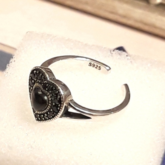 F5 NEW S925 Heart Ring with CZ stones - Picture 3 of 8